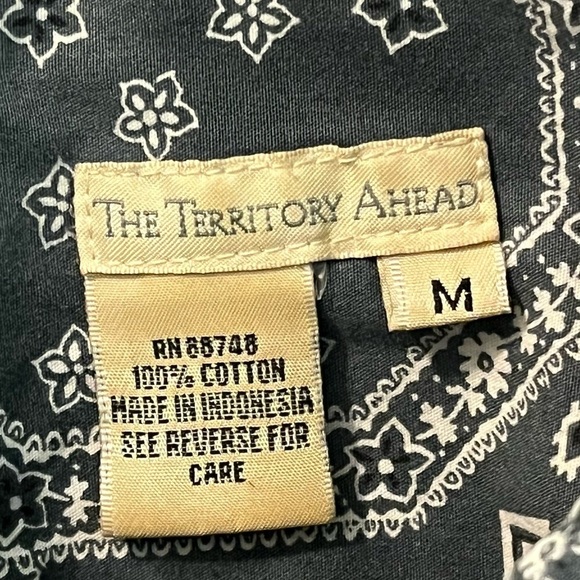 The Territory Ahead Shirt Gray Bandana Print Long Sleeve Button Front Medium - Picture 2 of 8